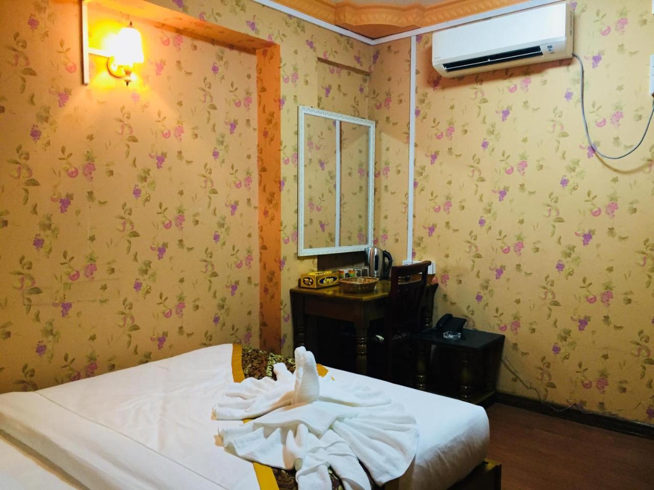 C & Y Hotel Yangon Esterno foto