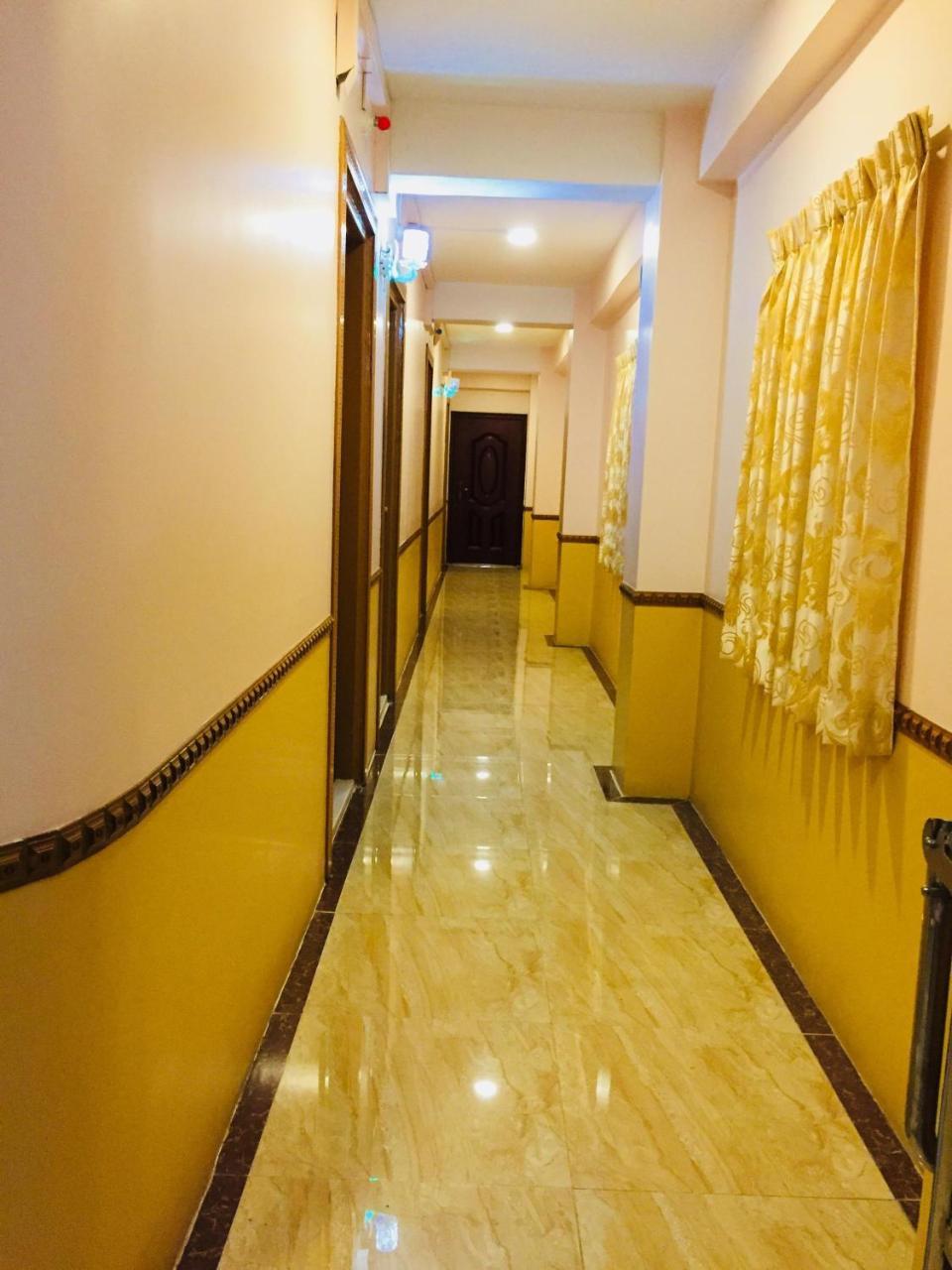 C & Y Hotel Yangon Esterno foto