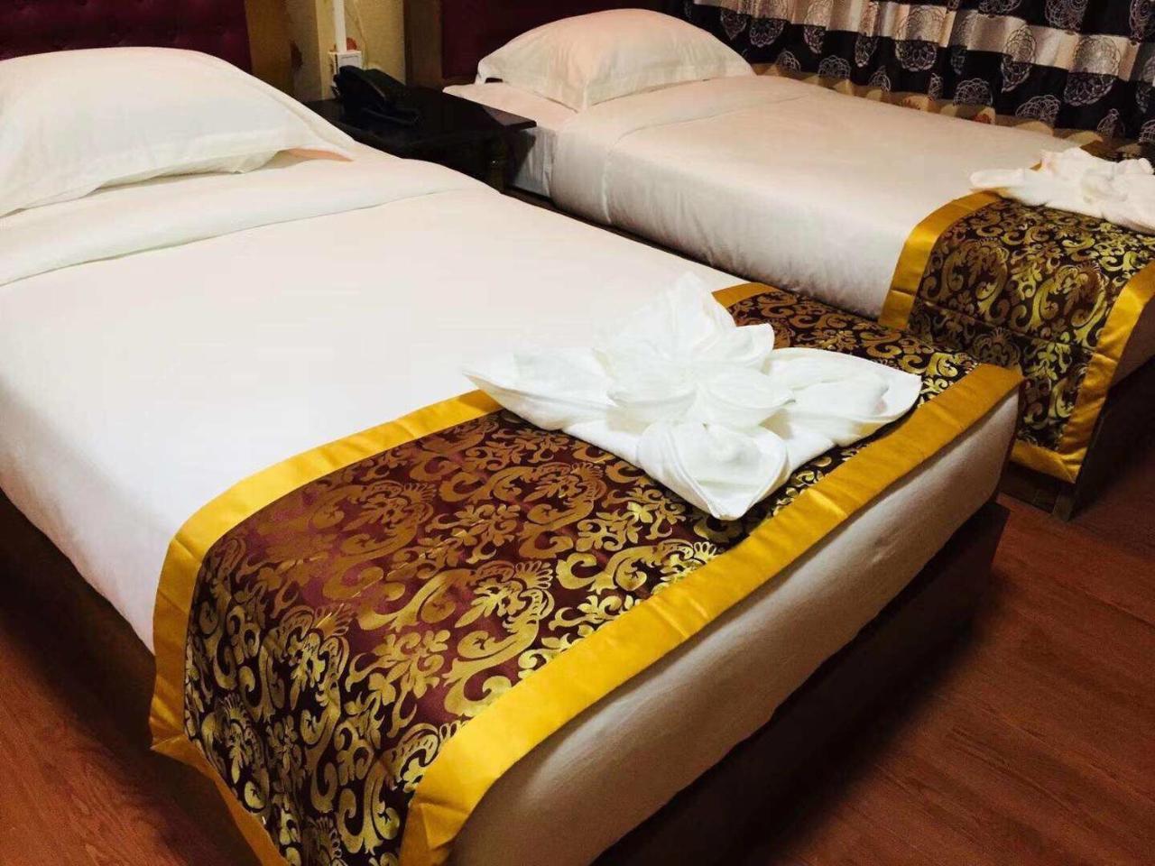 C & Y Hotel Yangon Esterno foto