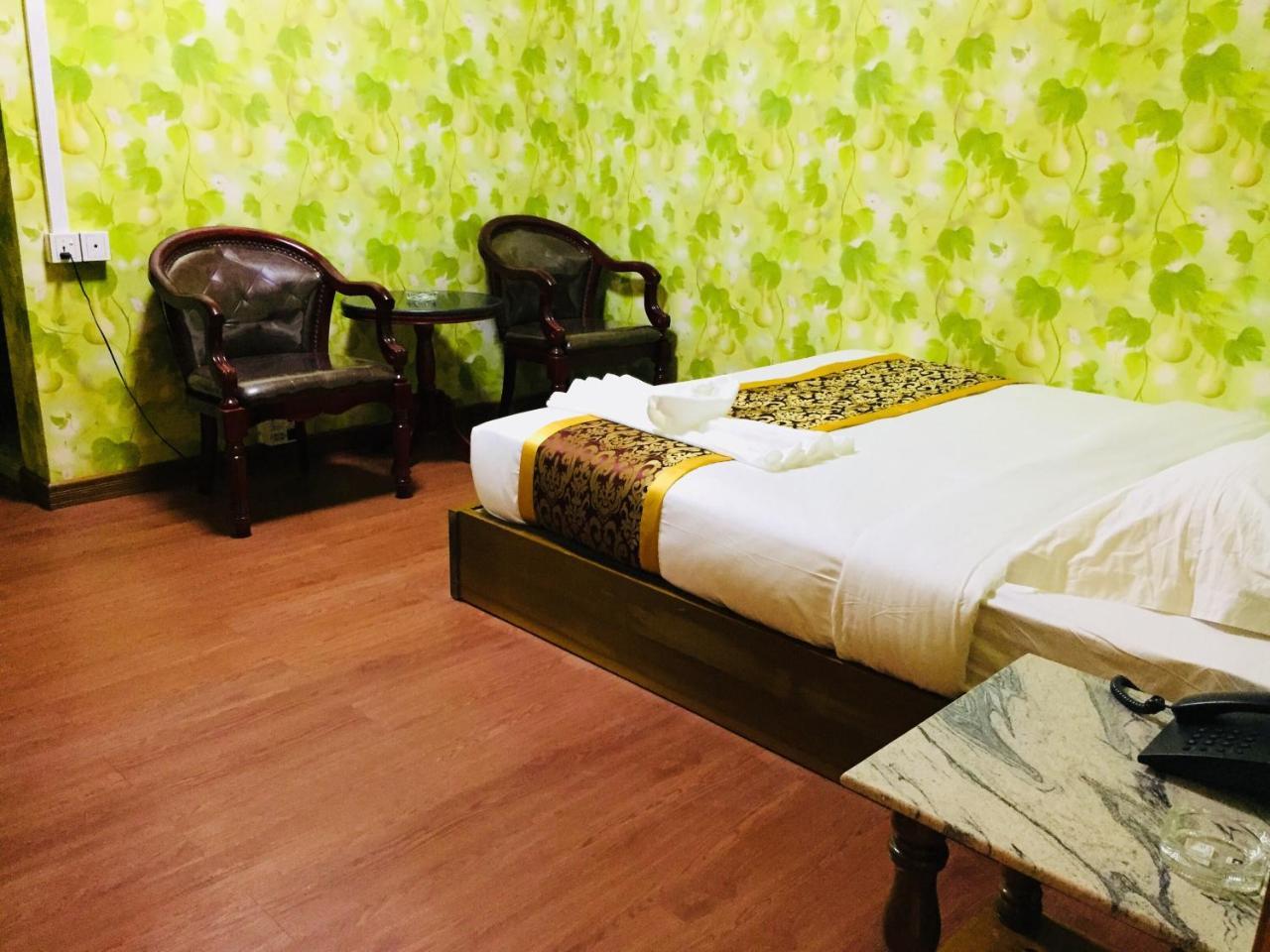 C & Y Hotel Yangon Esterno foto