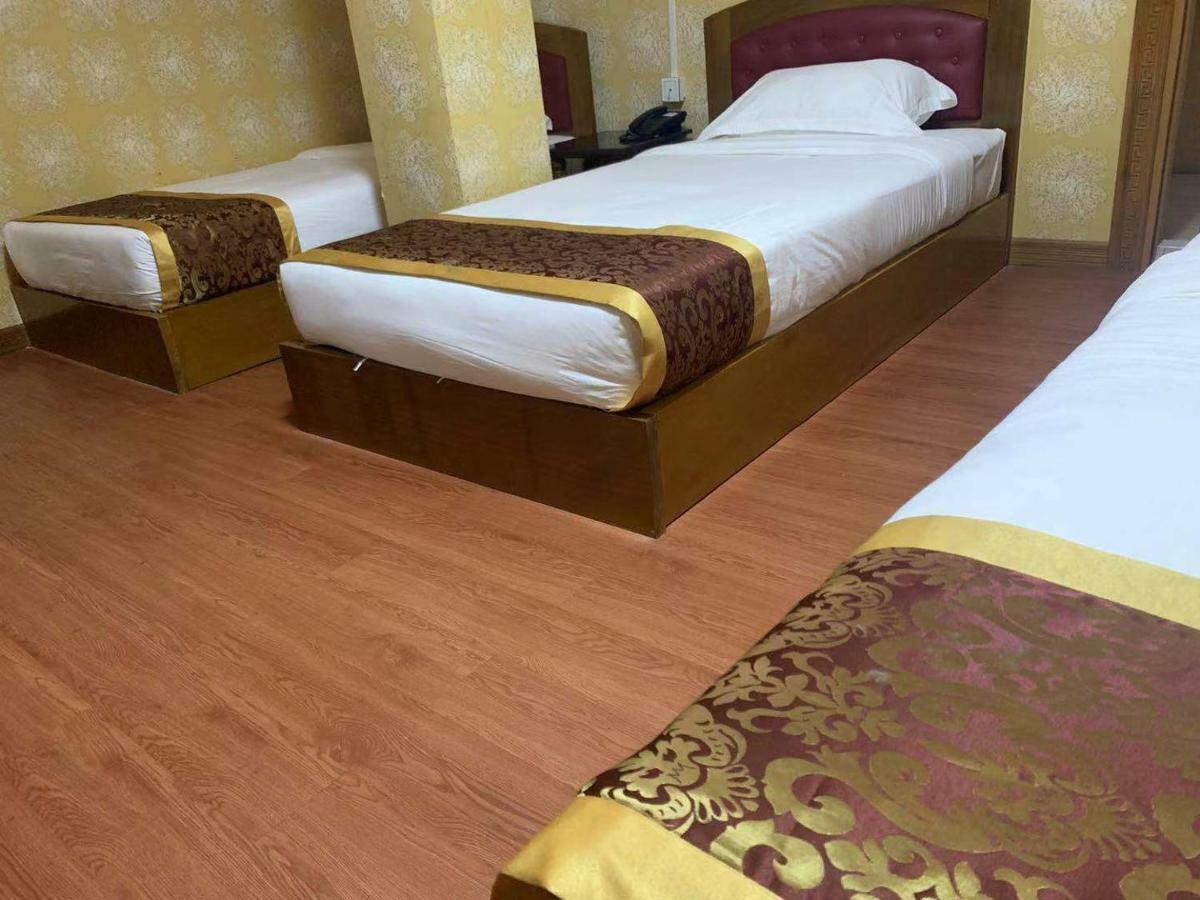 C & Y Hotel Yangon Esterno foto